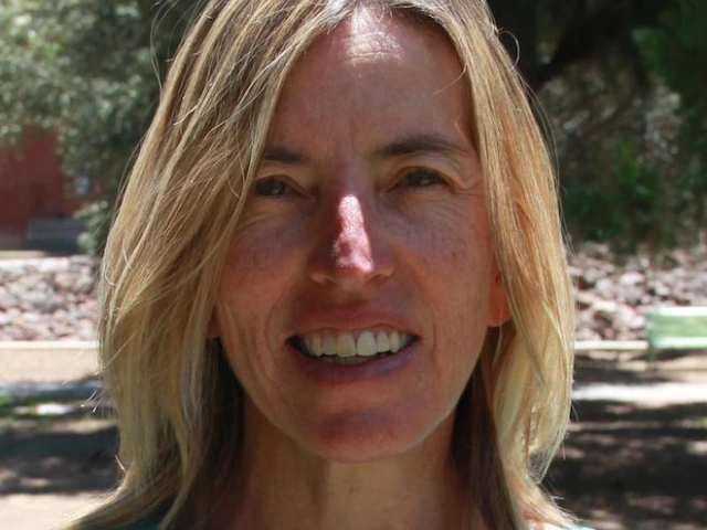 Nancy Petersen headshot