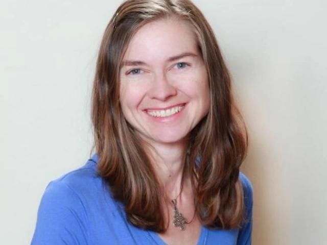 Sarah Prasek Headshot