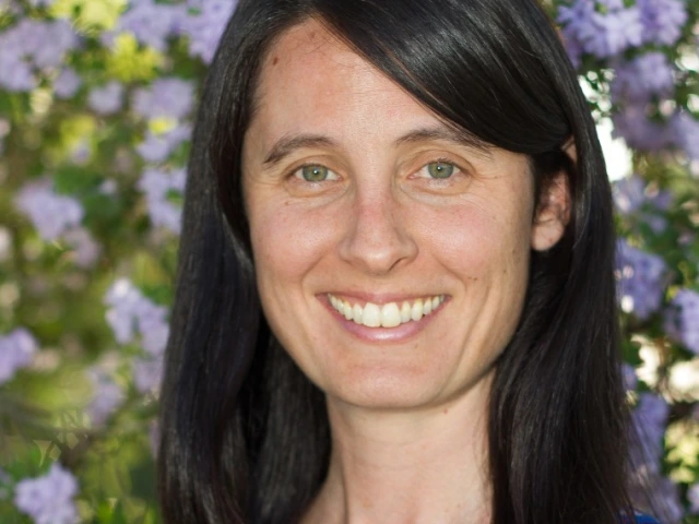 A headshot of Rachel Gallery.